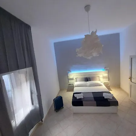 Apartament Sikelia House *