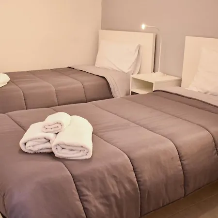 Sikelia House Apartament *